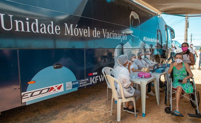 Equipamento levou a vacina aos moradores de bairros mais distantes