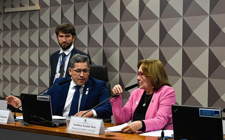 Comissão vota medida provisória do Programa Mais Médicos