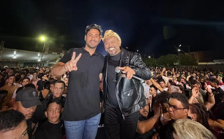 Santana do Mundaú: Procissão e shows artísticos marcam encerramento da festa de Santa Ana