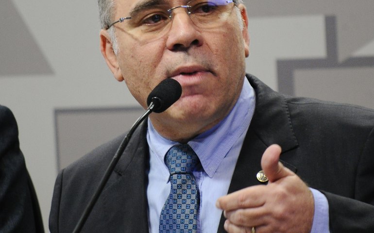 Ex-ministro de Bolsonaro, Queiroga sofre reveses e até irmão apoia rival na eleição de João Pessoa