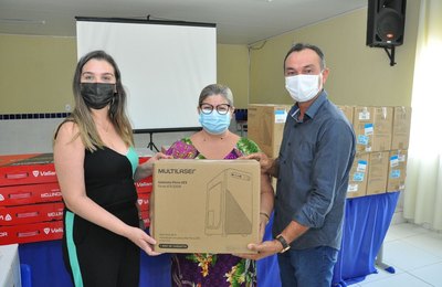 Escolas da Rede Municipal de Anadia recebem computadores e impressoras