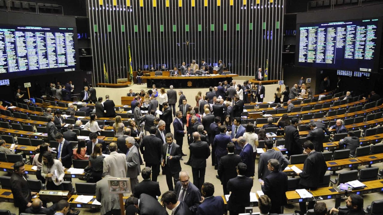 Oito dos nove deputados federais por Alagoas votaram pela aprovação do novo arcabouço fiscal