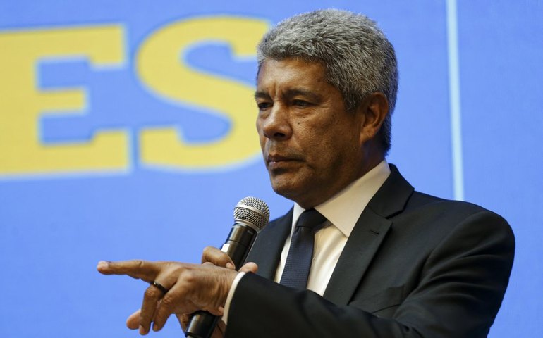 Governador da Bahia pede investigação sobre atuação da PM em chacina