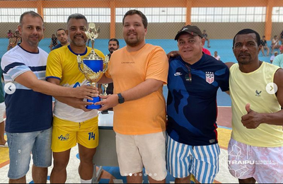 Prefeitura de Traipu festeja Dia do Trabalho com final de campeonato de futsal entre secretarias