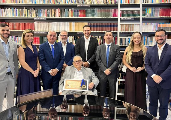 Sindicato dos Advogados de Alagoas homenageia o jurista Marcos Bernardes de Mello pelos 70 anos dedicados à advocacia