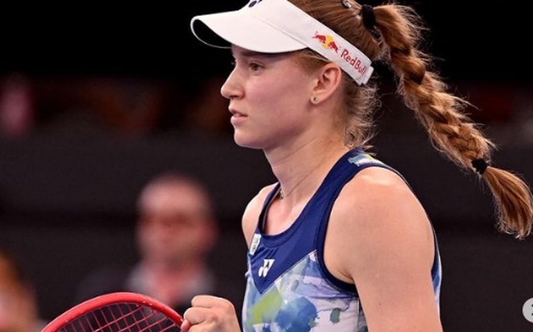 Rybakina dá 'pneu' em Sabalenka e leva Torneio de Brisbane; Dimitrov vence no masculino