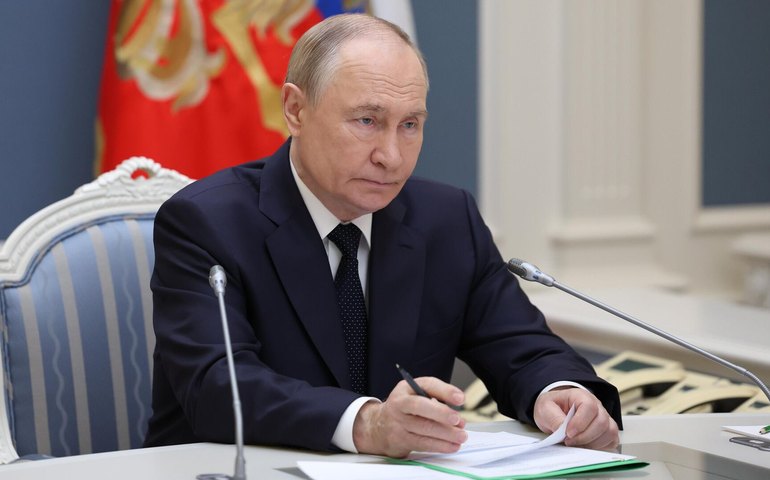 Vladimir Putin participa de treinamento das forças nucleares russas, informa Kremlin