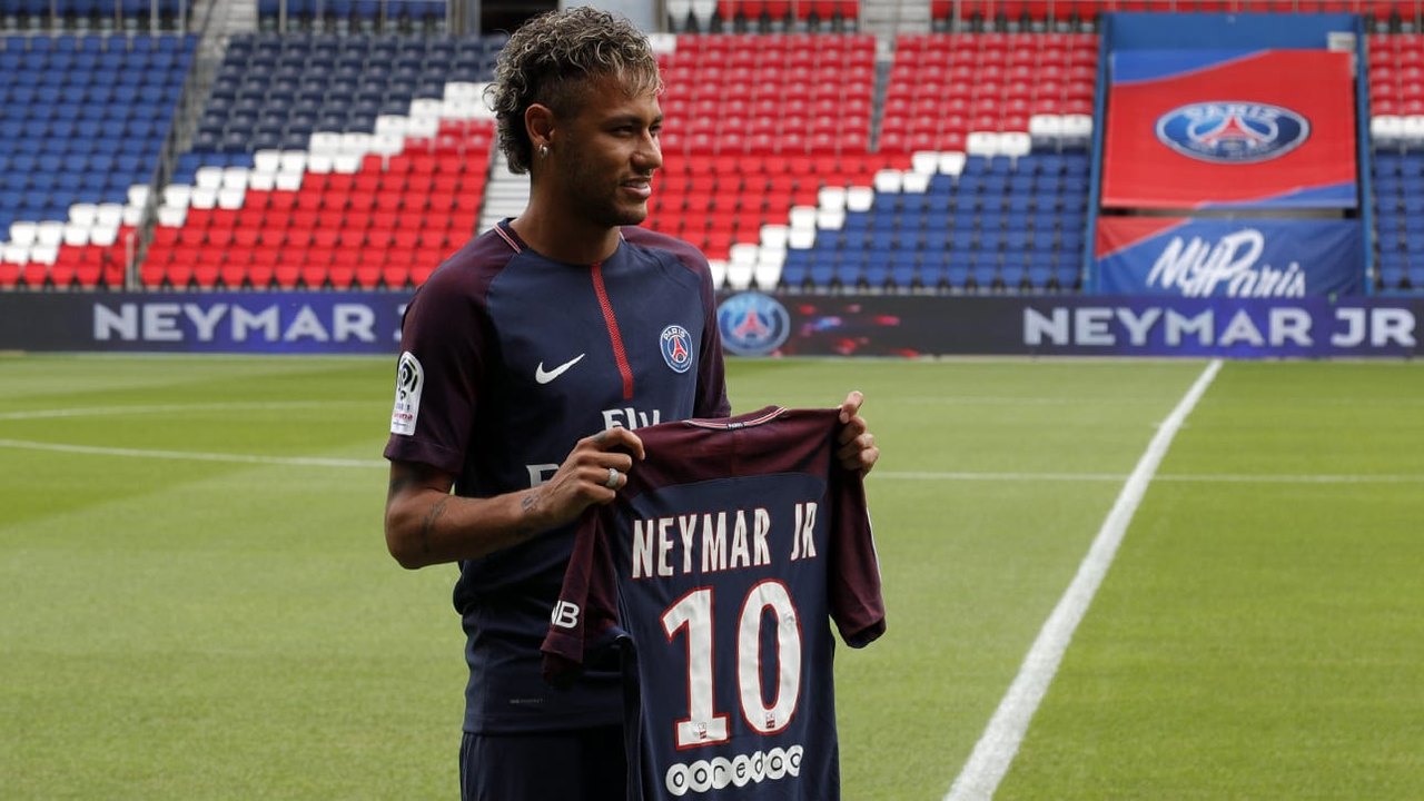 Após três meses no Brasil, Neymar volta a Paris e deve passar por nova quarentena