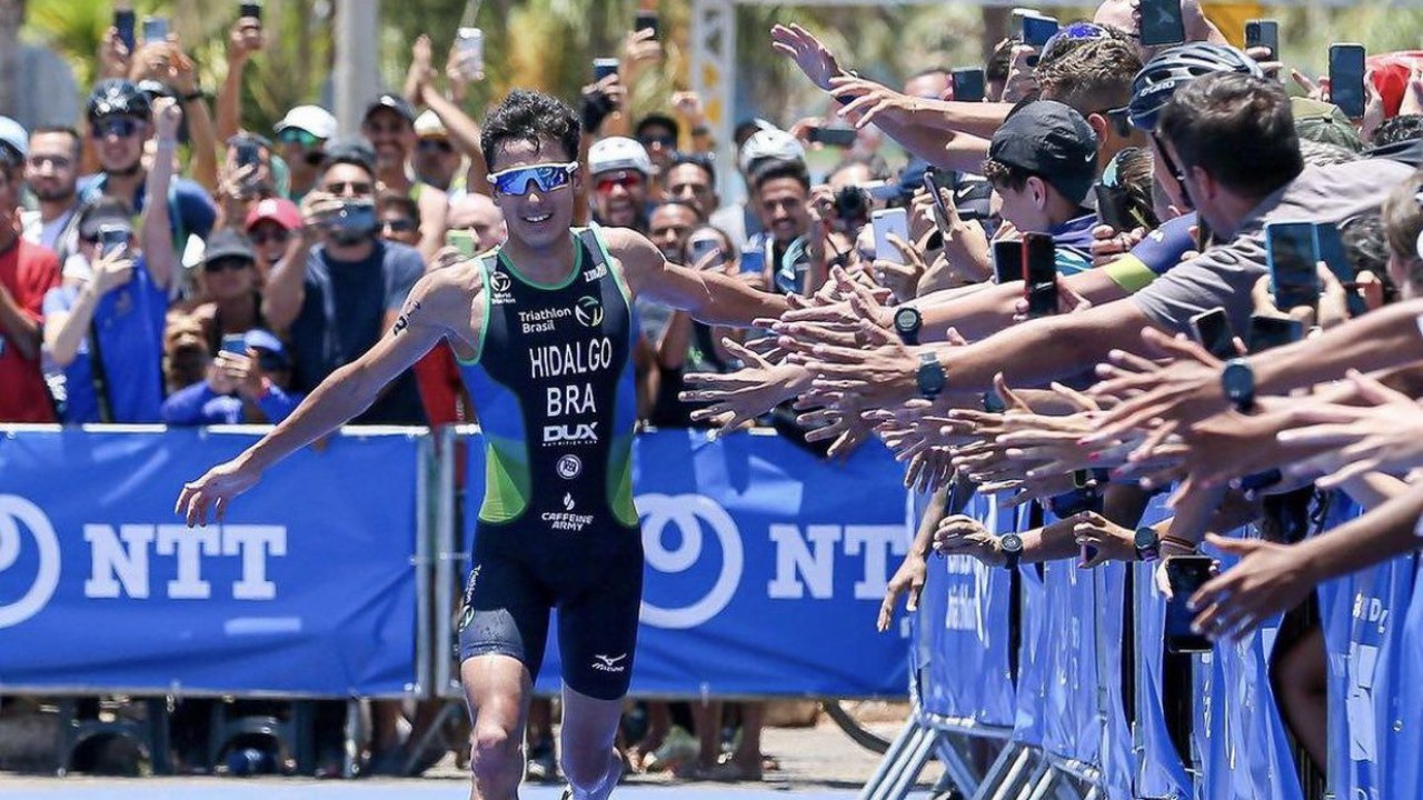 Triatlo masculino é ouro por um segundo no Pan, e nado artístico volta ao pódio após 12 anos