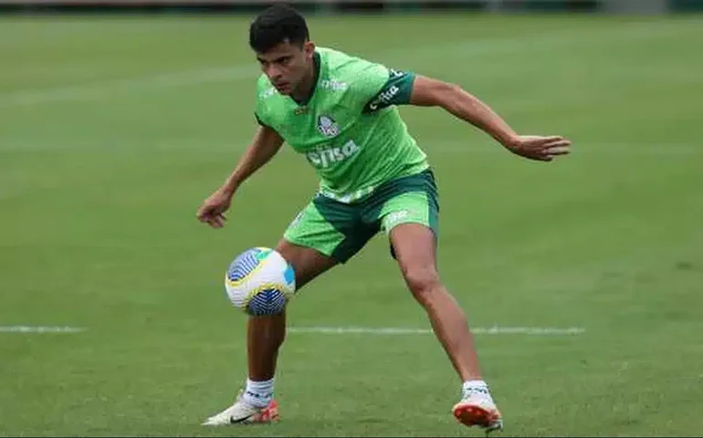 Bruno Rodrigues ganha alta após cirurgia no joelho e recebe visita de jogadores do Palmeiras