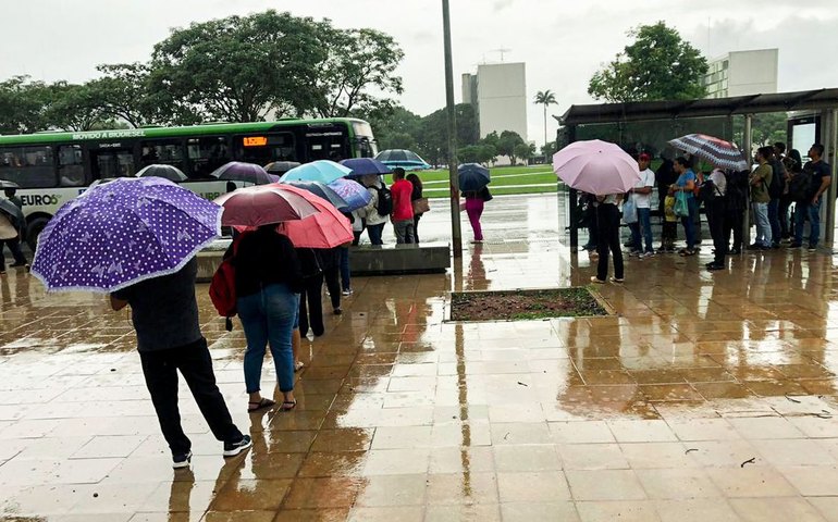 Inmet alerta para chuvas intensas pelo Brasil