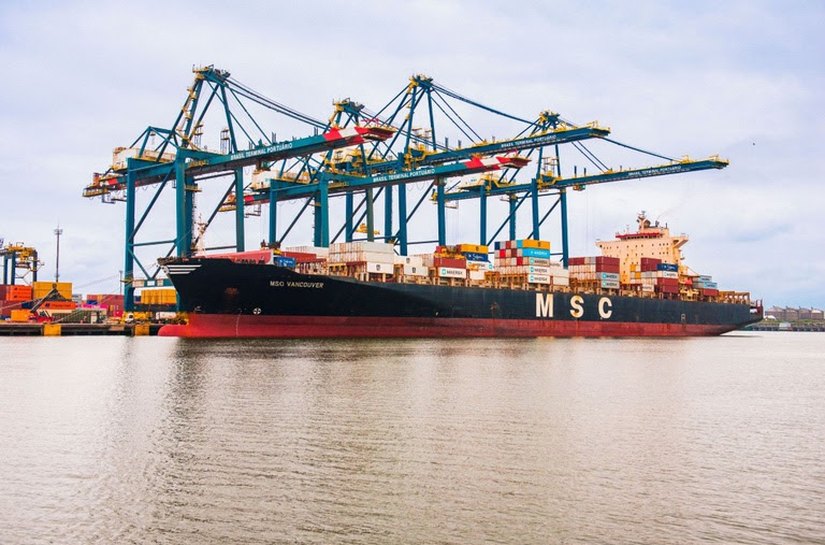 Governo do Brasil zera imposto de importação de quase mil itens e acumula medidas que beneficiam indústria, serviços e população