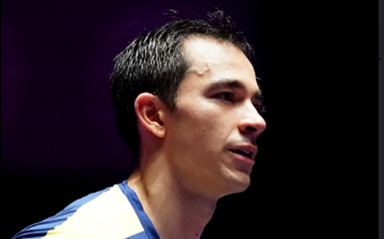 Hugo Calderano é dominado pelo número 2 do mundo e fica com o vice no WTT de Macau