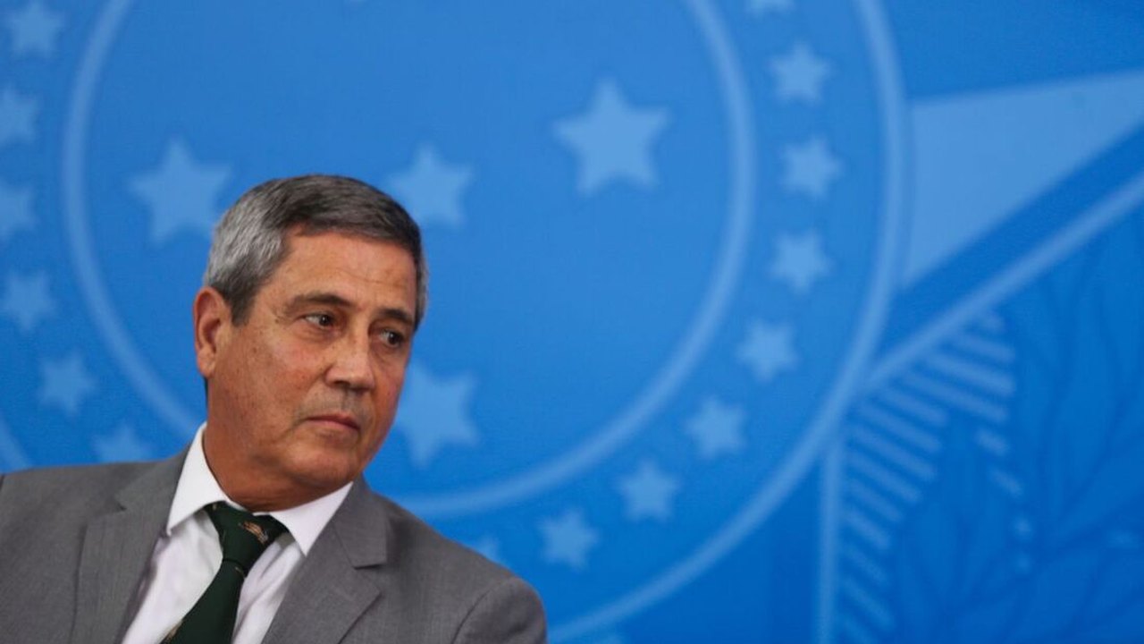 Moraes autoriza Braga Netto a fazer cursos EAD e ter pena descontada por leitura