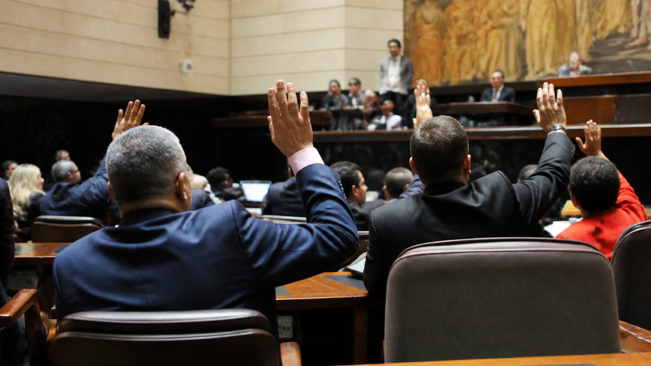 Assembleia aprova reajustes acima da inflação para comerciários do Rio