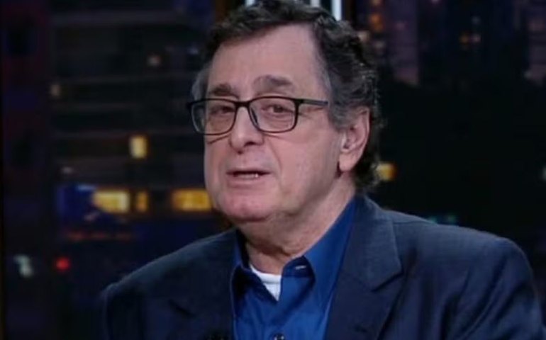 Jornalista Antero Greco permanece sedado em unidade semi-intensiva; filha está a caminho do Brasil