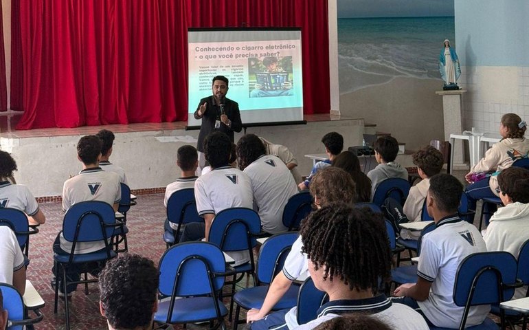 Visa de Maceió promove ação educativa sobre tabagismo e uso de cigarros eletrônicos