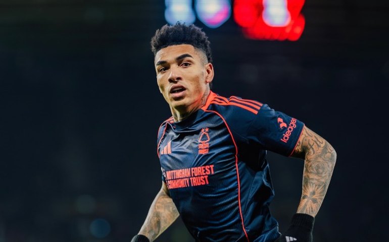 Guardiola elogia Igor Jesus após atuação destacada contra o Manchester City