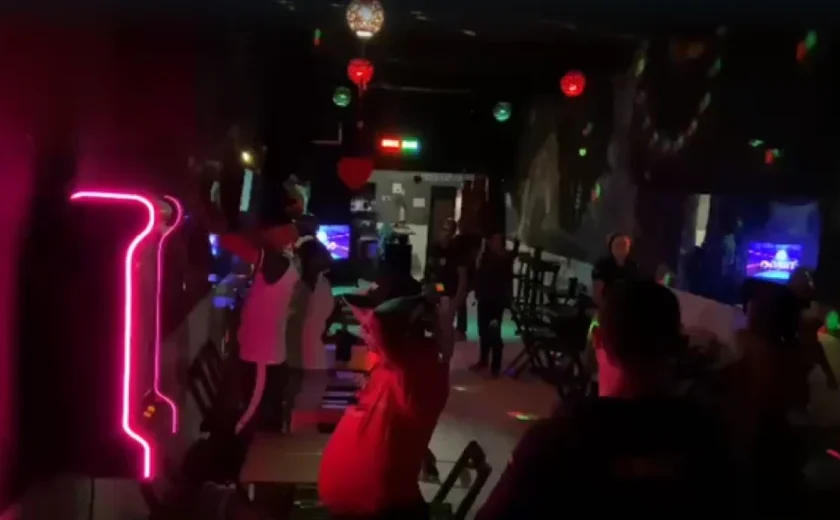 Fiscalização no Centro de Maceió prende dono de bar por exploração sexual de adolescente