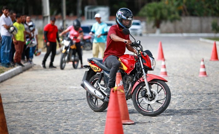 Os exames serão feitos nos dias 16, 22, 23, 28 e 30 de abril