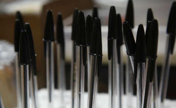 Os alunos devem ficar atentos à cor da caneta permitida pelo exame: preta e fabricada em material transparente