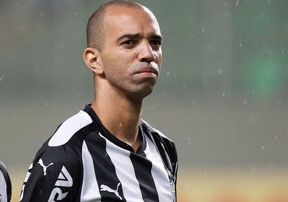 Com contrato até o fim do ano, Santos confirma acerto com Diego Tardelli