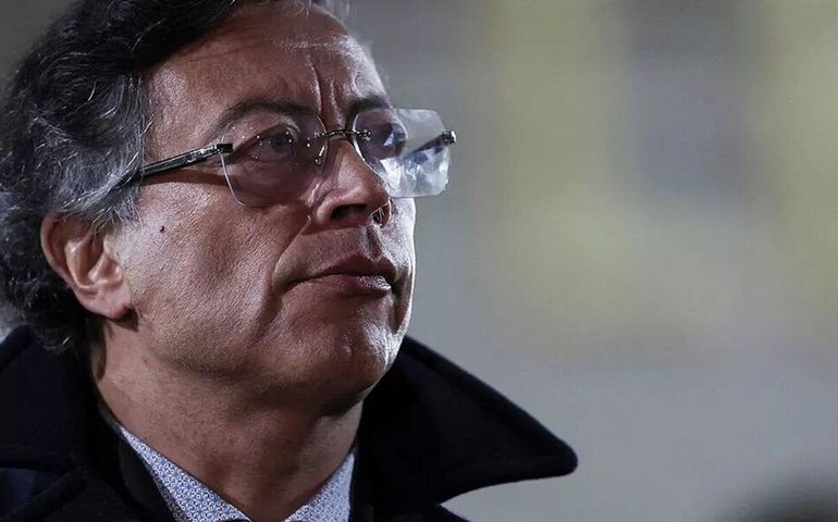 Governo colombiano contesta documento que prevê afastamento temporário de Petro