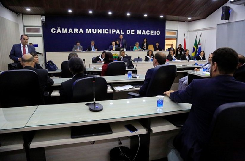 Vereadores derrubam vetos às emendas impositivas no Orçamento de Maceió