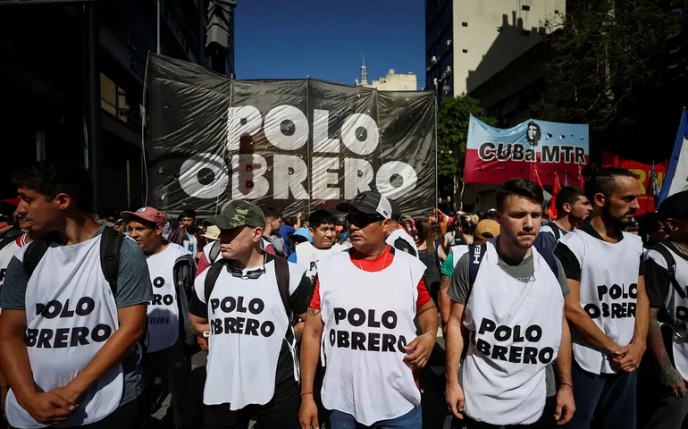 Principal central sindical da Argentina convoca greve geral em janeiro