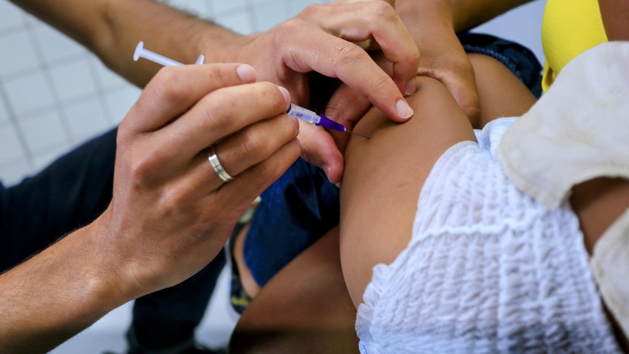 Cria realiza dia D de vacinação na cidade de Cacimbinhas