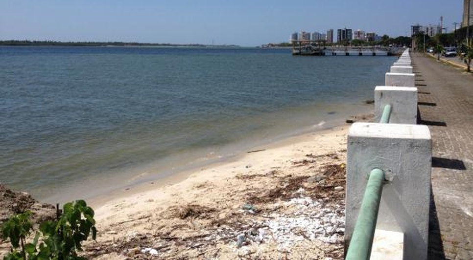 Suspeito de furtar loja pula no Rio Sergipe para fugir de policiais e é preso