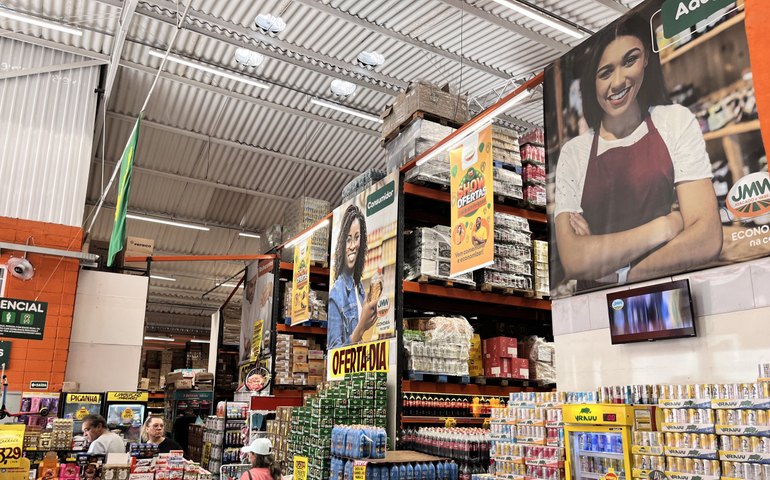 Atacarejos de pequeno porte se espalham em bairros de grandes cidades