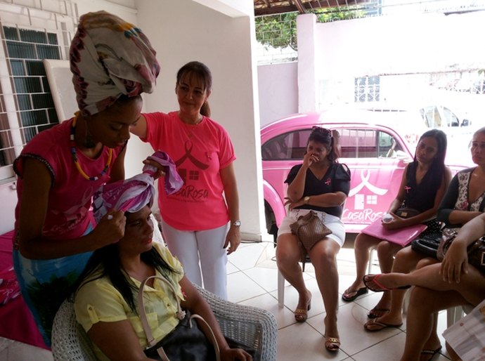 Semas promove autoestima de mulheres no Maceió Rosa