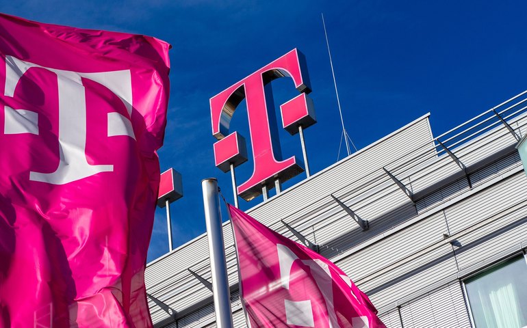 Deutsche Telekom eleva orientação após lucros superarem previsões, e ação sobe 3%