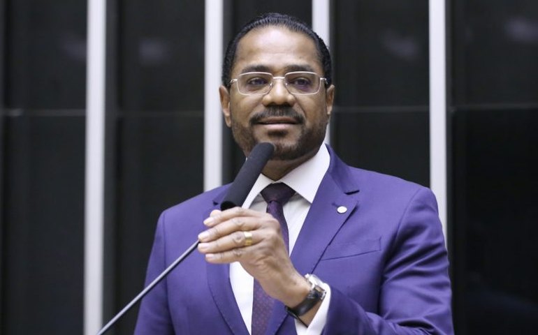 Comissão aprova regras para cancelamento simplificado de contratos de renovação automática