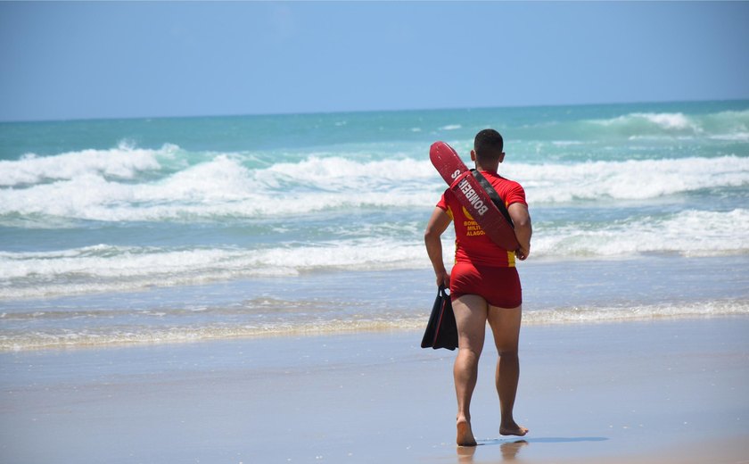 Casos de afogamento em Alagoas crescem 27% em 2025; homem é resgatado na Praia do Francês