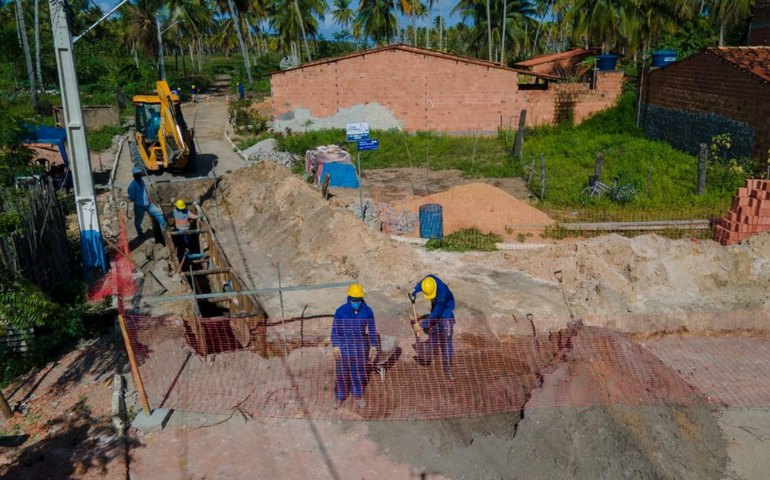 Projeto Estrutura Alagoas leva saneamento para municípios do Litoral Norte