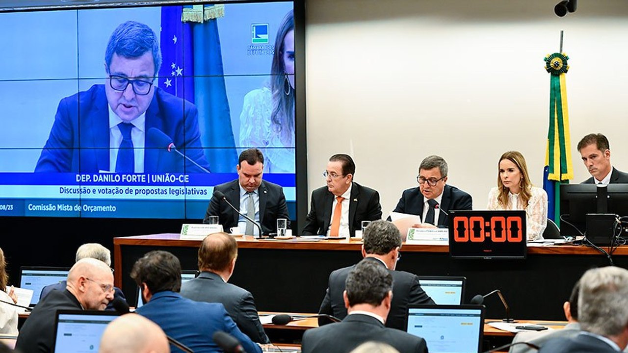 CMO aprova lista de audiências para adaptar LDO 2024 ao arcabouço fiscal