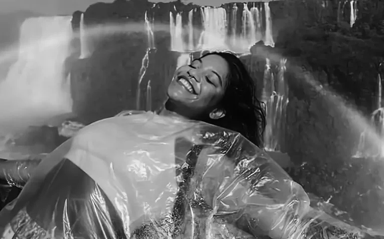 Corpo de brasileira morta em trilha na Indonésia deve chegar ao Rio na quarta (2)