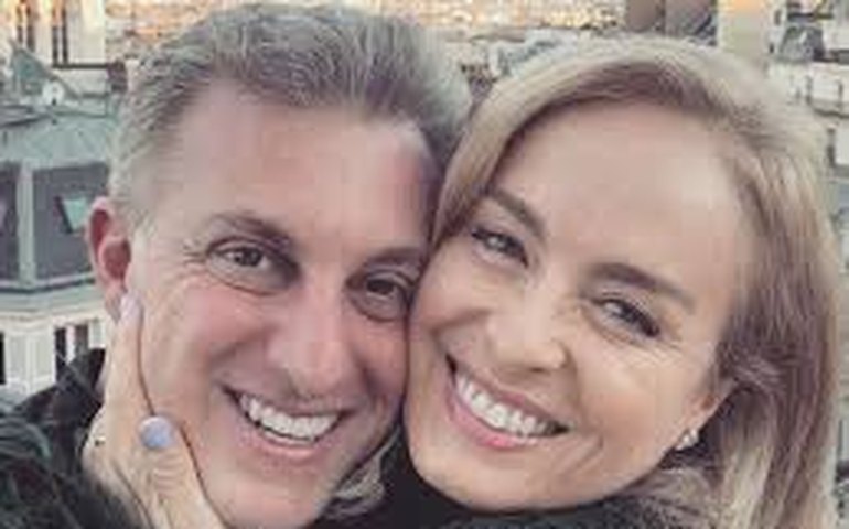 'Não tem Globo e SBT: nesse fim de semana é TV Silvio Santos', diz Angélica