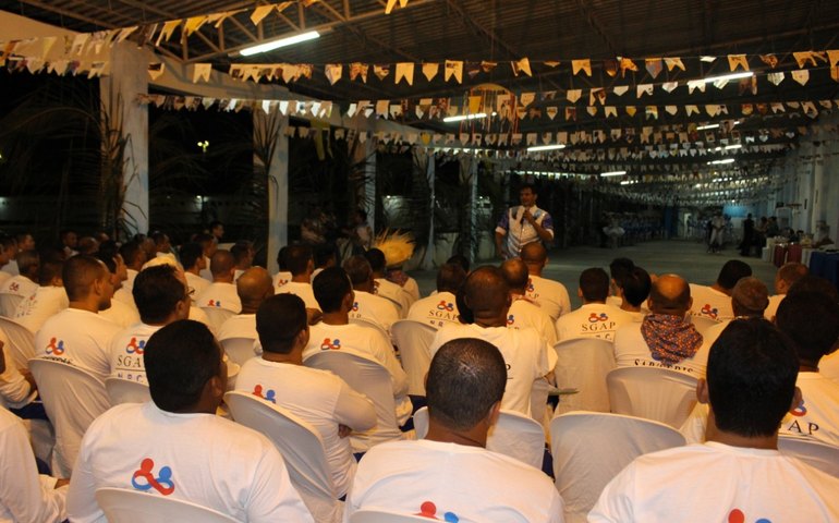 Quadrilha junina Santa Fé anima arraiá do Núcleo Ressocializador