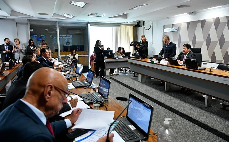 CCJ rejeita emenda ao projeto que altera Código Penal Militar