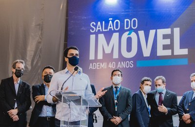 Prefeito JHC prestigia abertura do Salão do Imóvel Ademi e destaca importância do setor