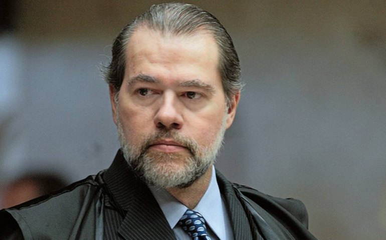 Decisão de Toffoli &#8216;retoma legalidade&#8217;, diz advogado