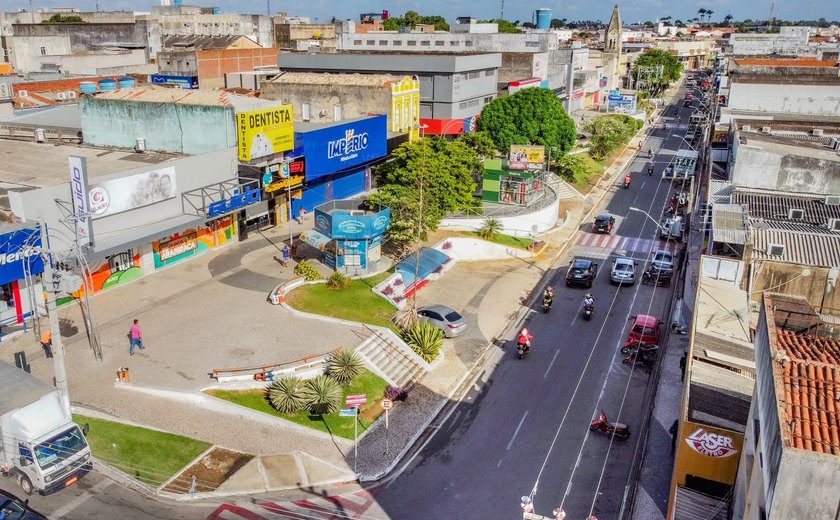 Arapiraca comemora 100 anos de desenvolvimento econômico com bolo gigante