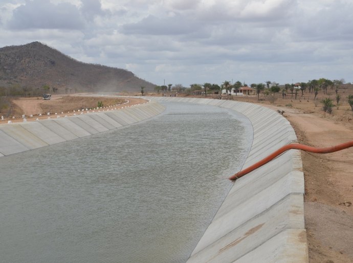 Em São José da Tapera, Canal do Sertão chega a 110 quilômetros