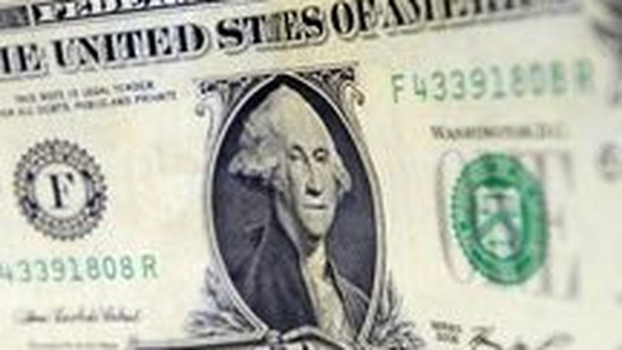 Dólar comercial volta a ser cotado acima de R$ 2,70