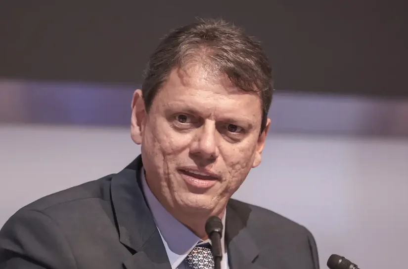 Moraes autoriza Tarcísio a visitar Bolsonaro na prisão na quinta-feira, 22