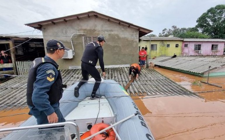 Comissão vota relatório parcial e faz balanço sobre ações relacionadas às enchentes no RS