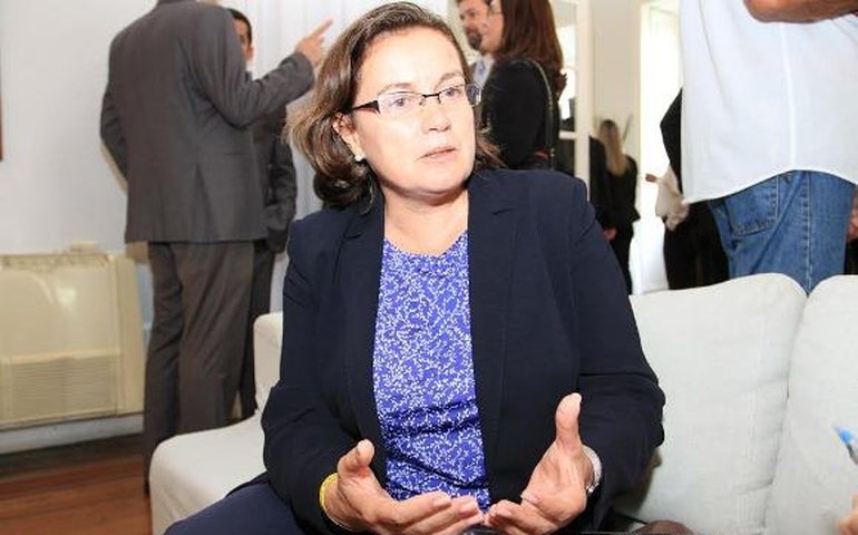 Embaixadora participa da inauguração da Casa de Direitos